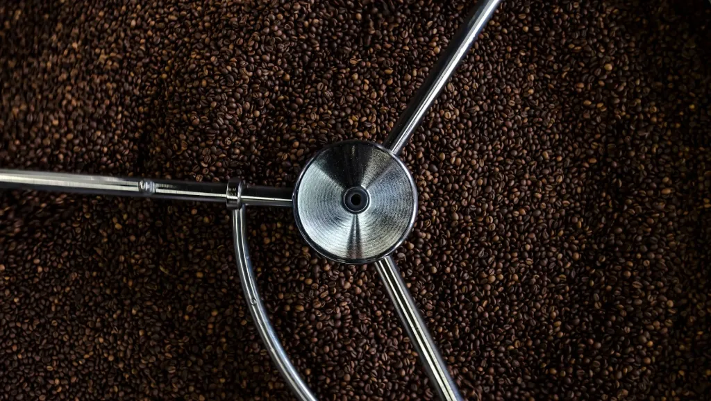 unsplash_aaHwnxgBmHs_coffee roaster.webp